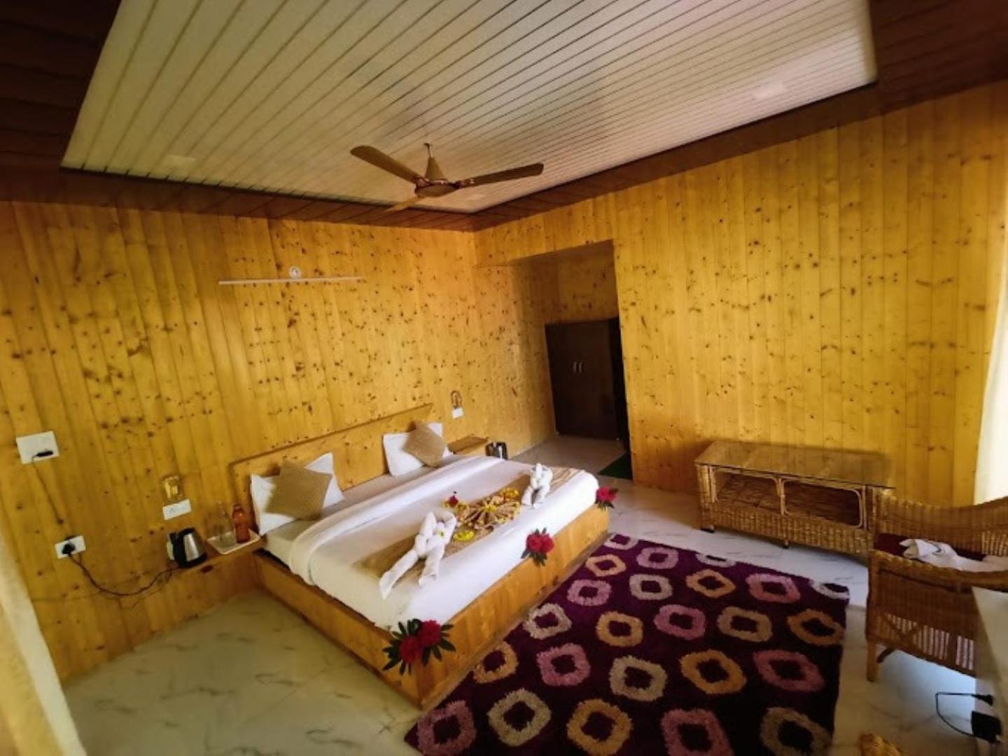 The Village Retreat Resort , Guptkashi Gupta Kāshi Exteriér fotografie